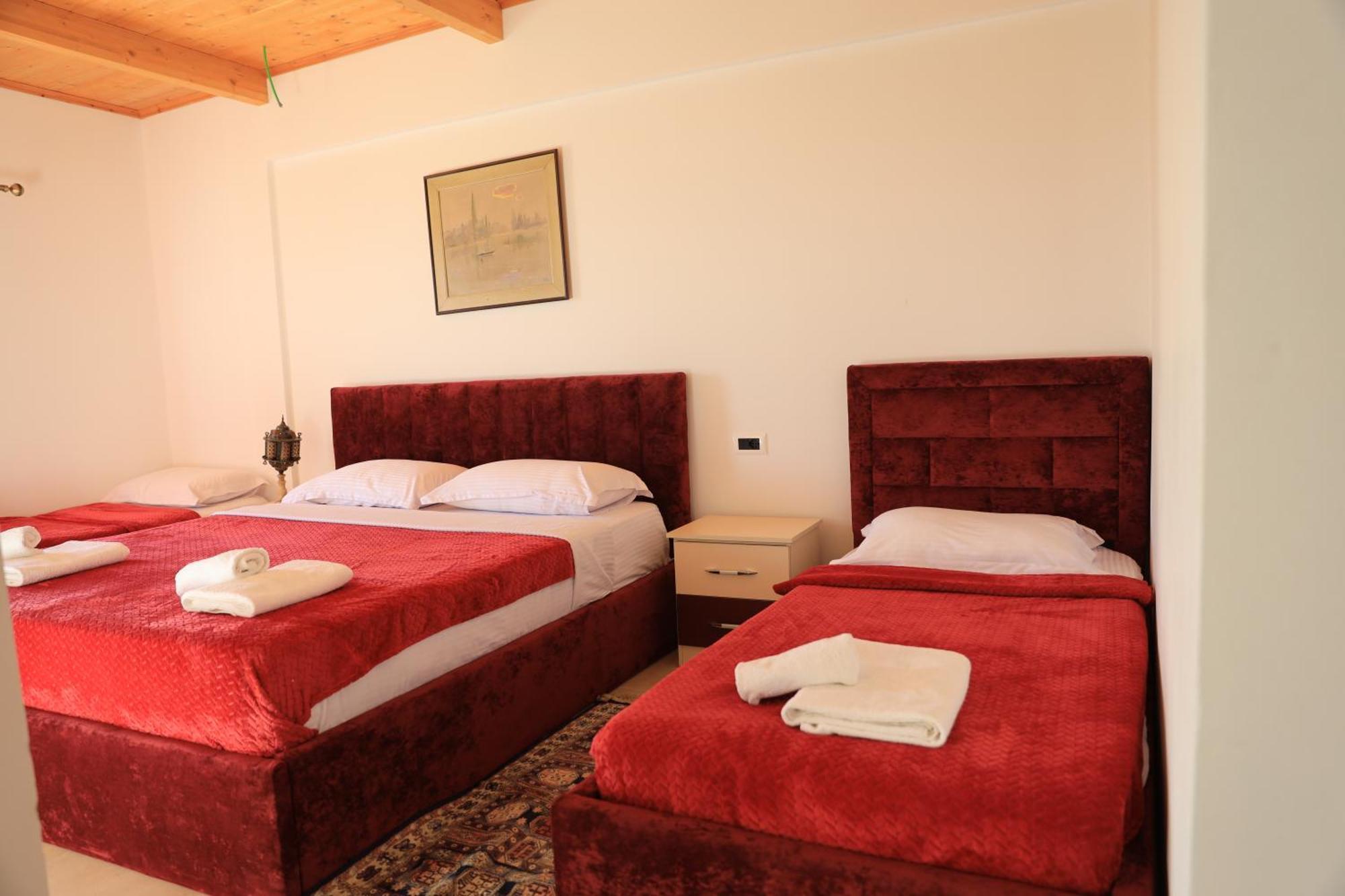 Lahuta E Vjeter Agroturizem Hotell 3*