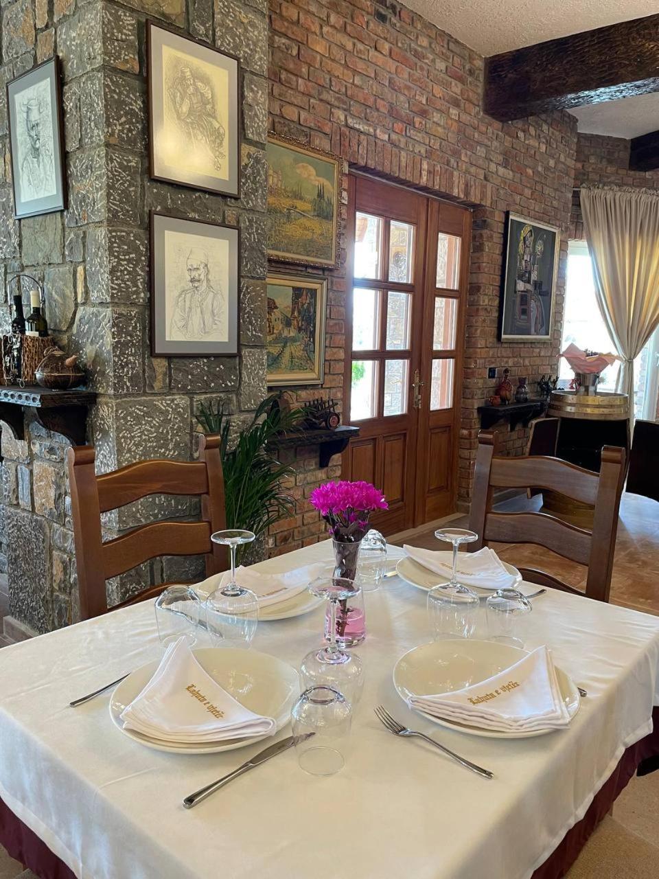 Lahuta E Vjeter Agroturizem Hotell 3*