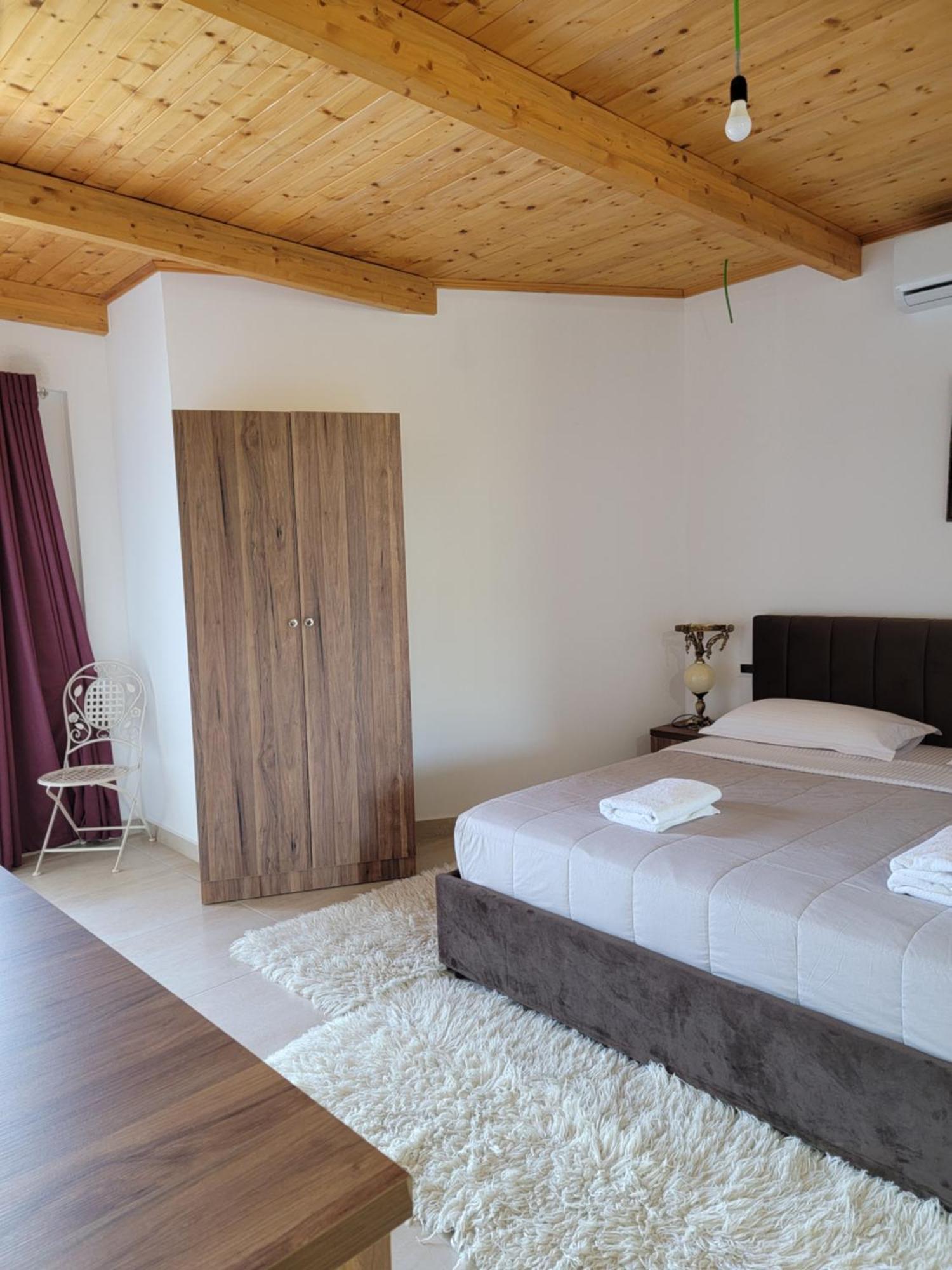 Hotell Lahuta E Vjeter Agroturizem