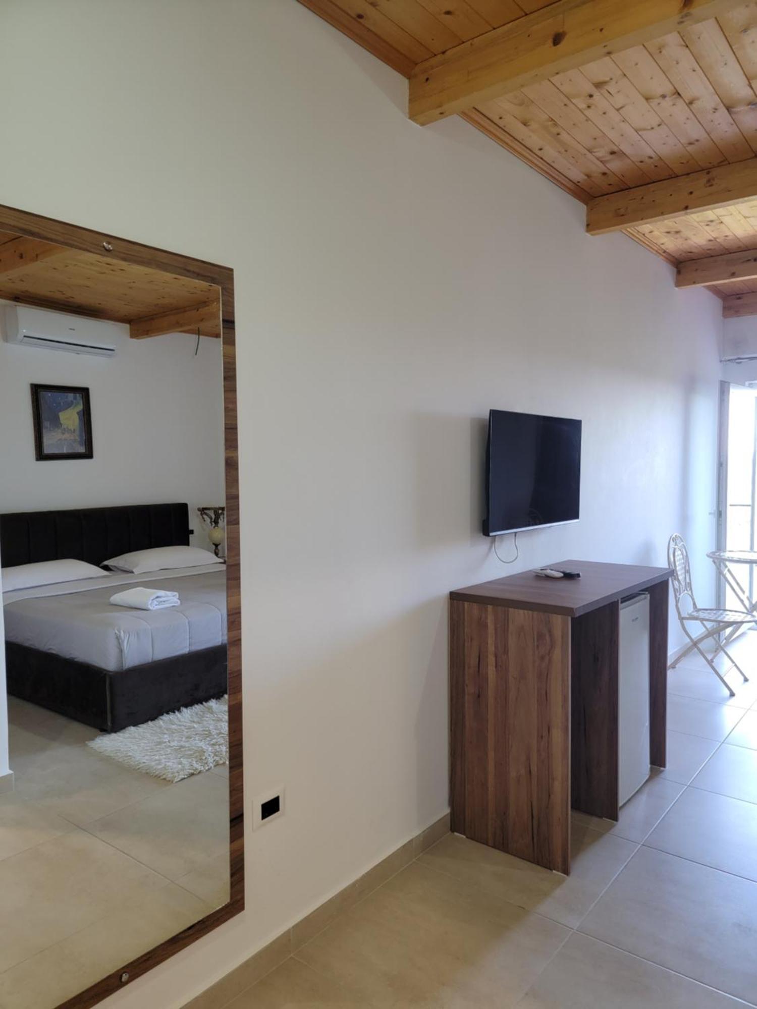 Lahuta E Vjeter Agroturizem 3* Lac