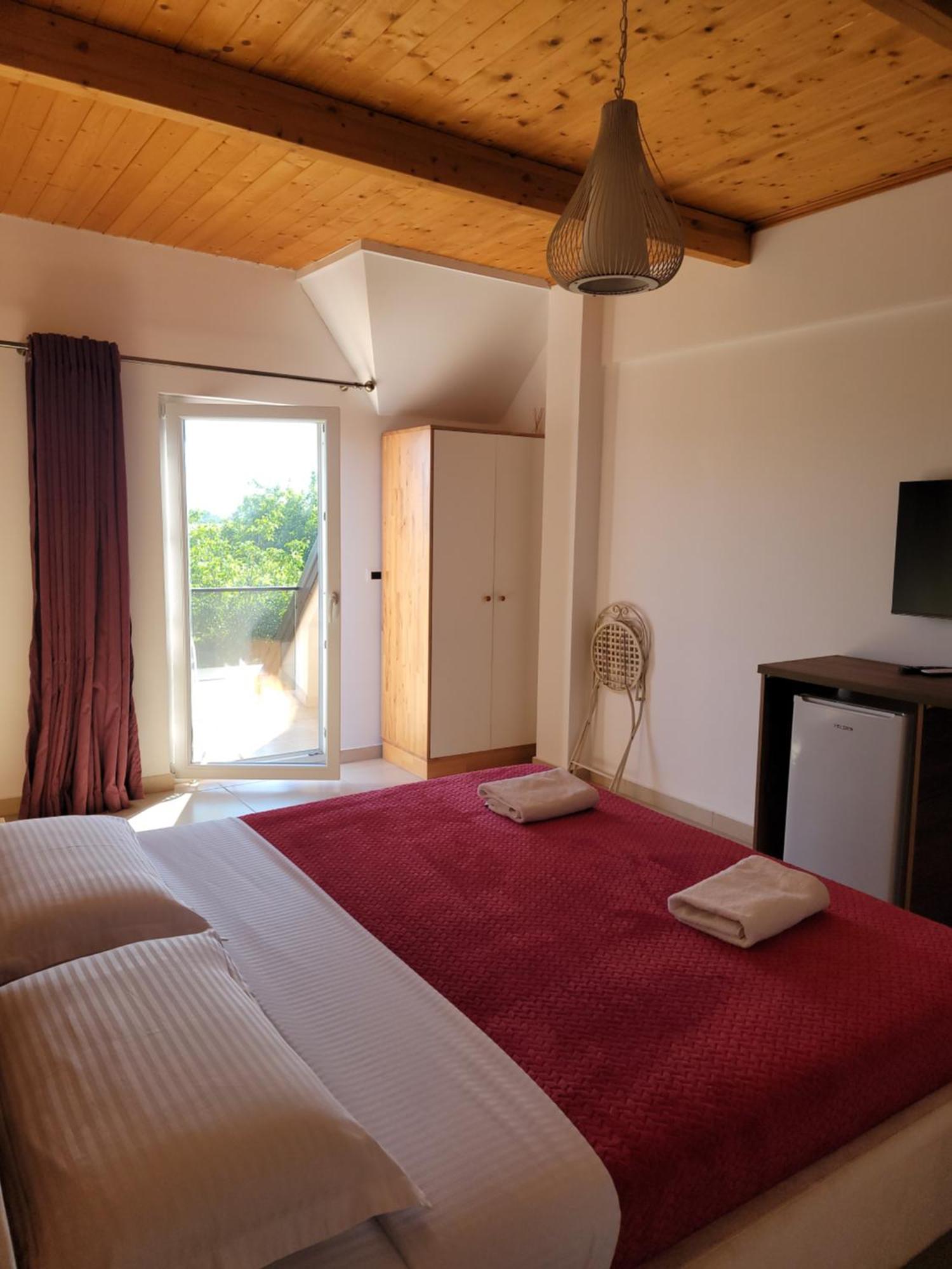 Hotell Lahuta E Vjeter Agroturizem 3*
