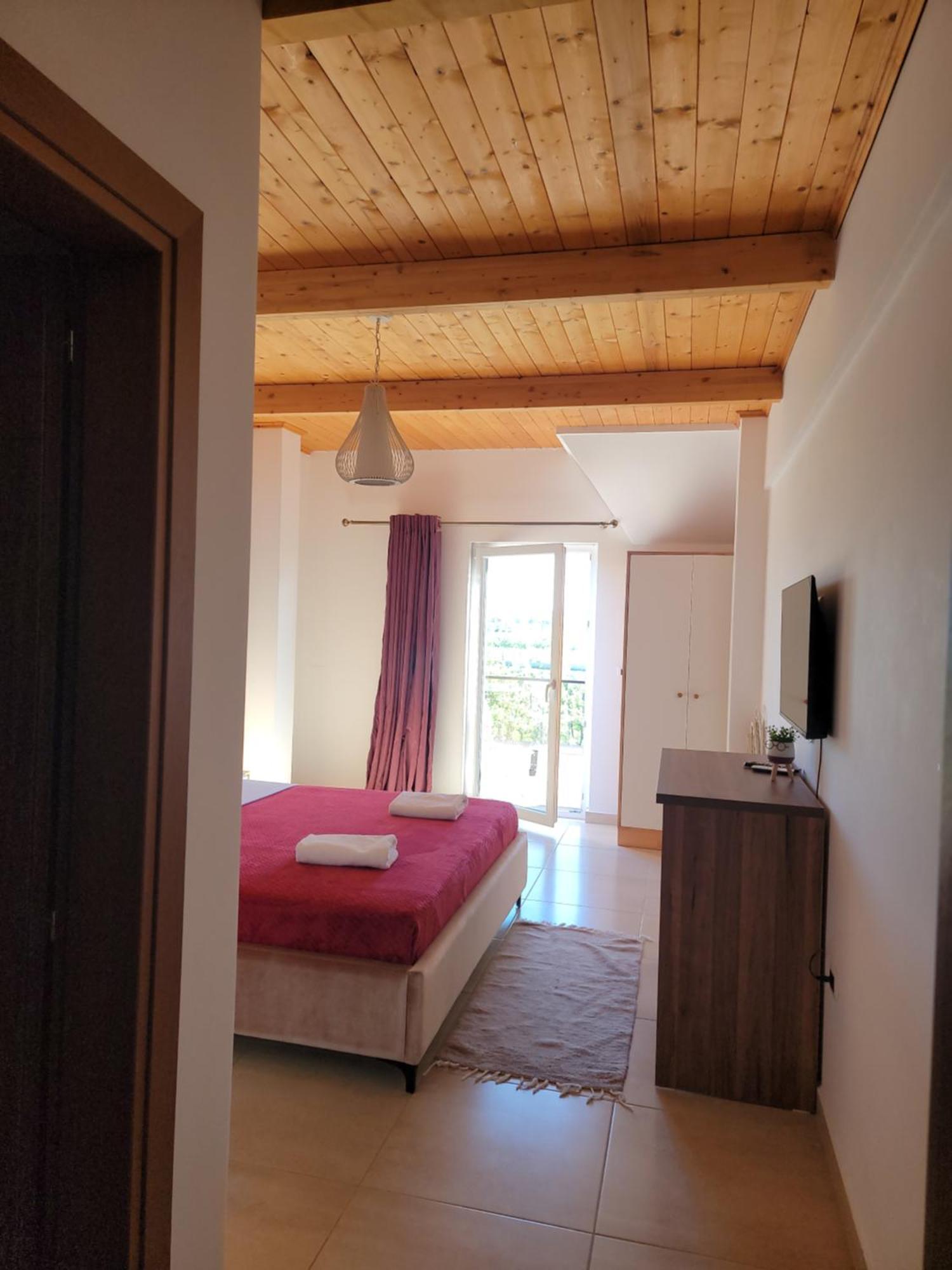 Lahuta E Vjeter Agroturizem Hotell Lac