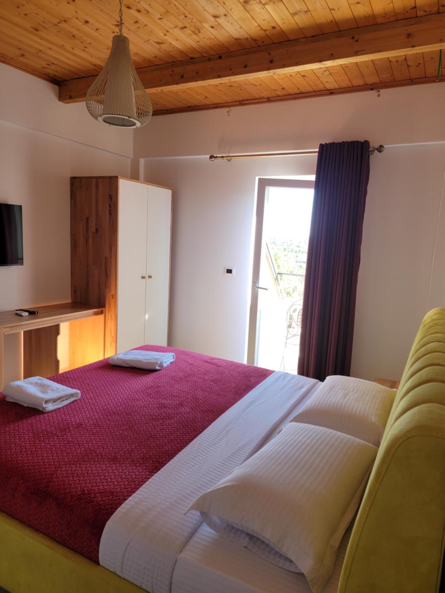 Hotell Lahuta E Vjeter Agroturizem