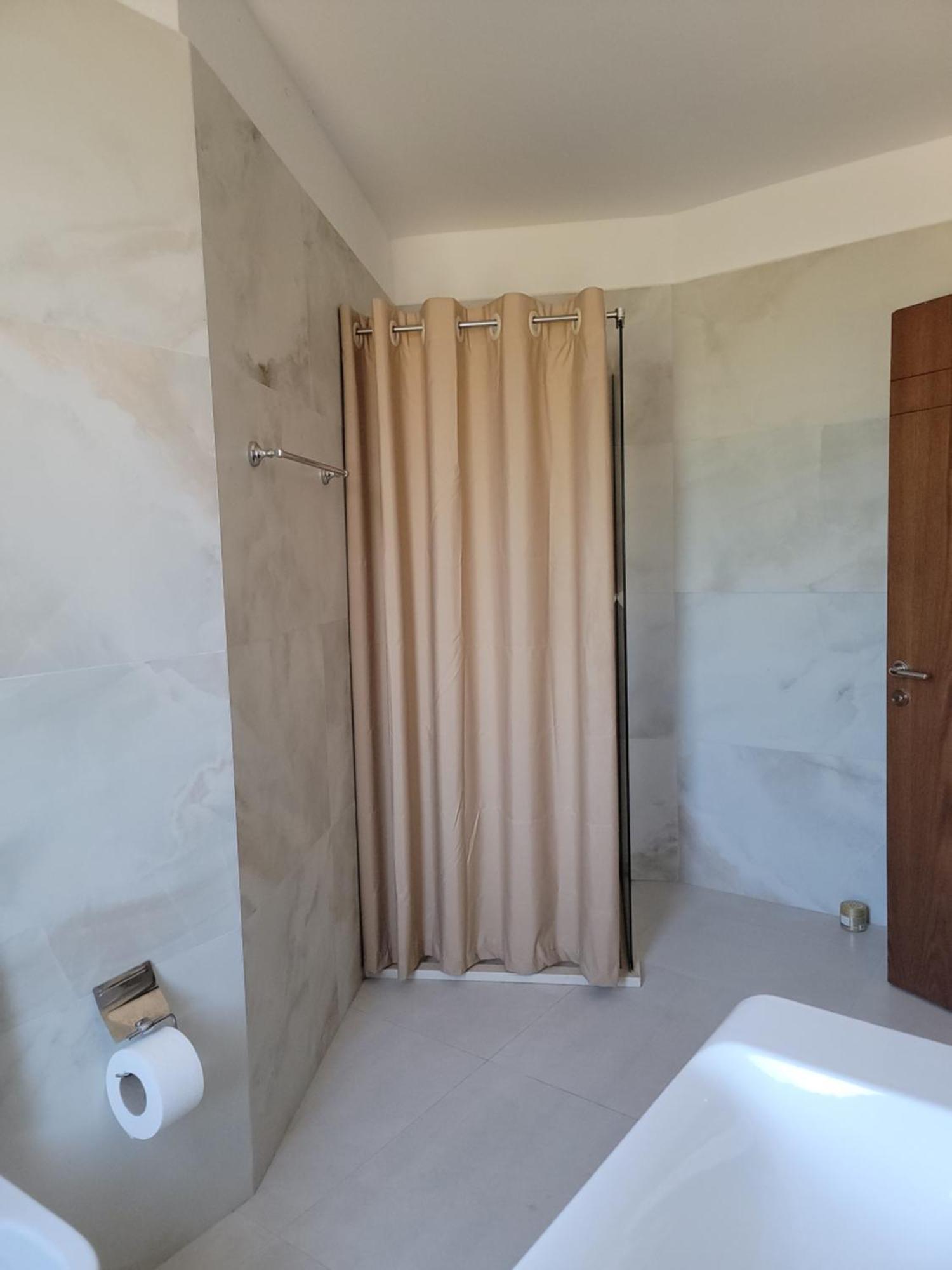 Lahuta E Vjeter Agroturizem Hotell Lac