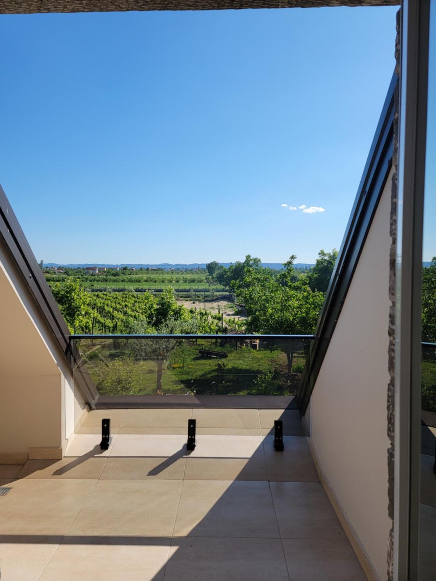 Hotell Lahuta E Vjeter Agroturizem Lac